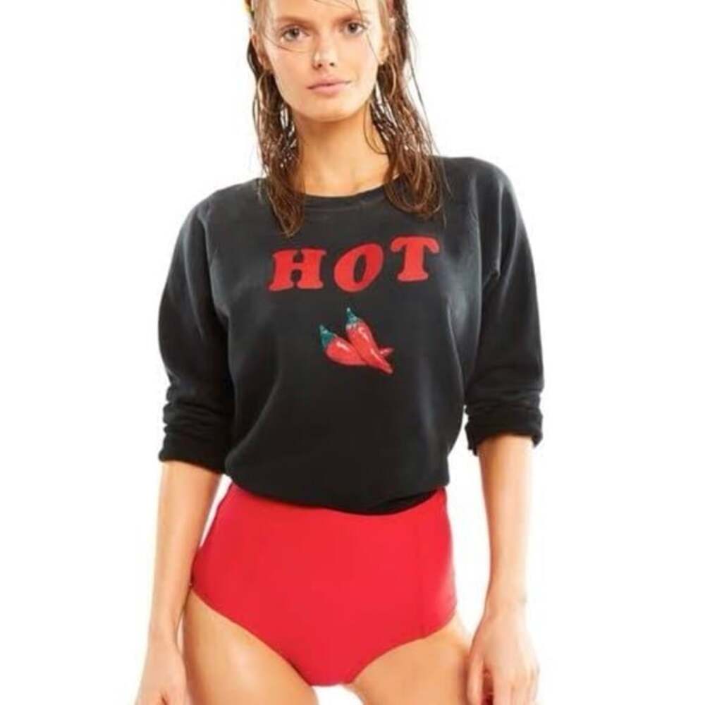 Wildfox “Hot” Chili Pepper Jumper in Black Size Large - Picture 4 of 4